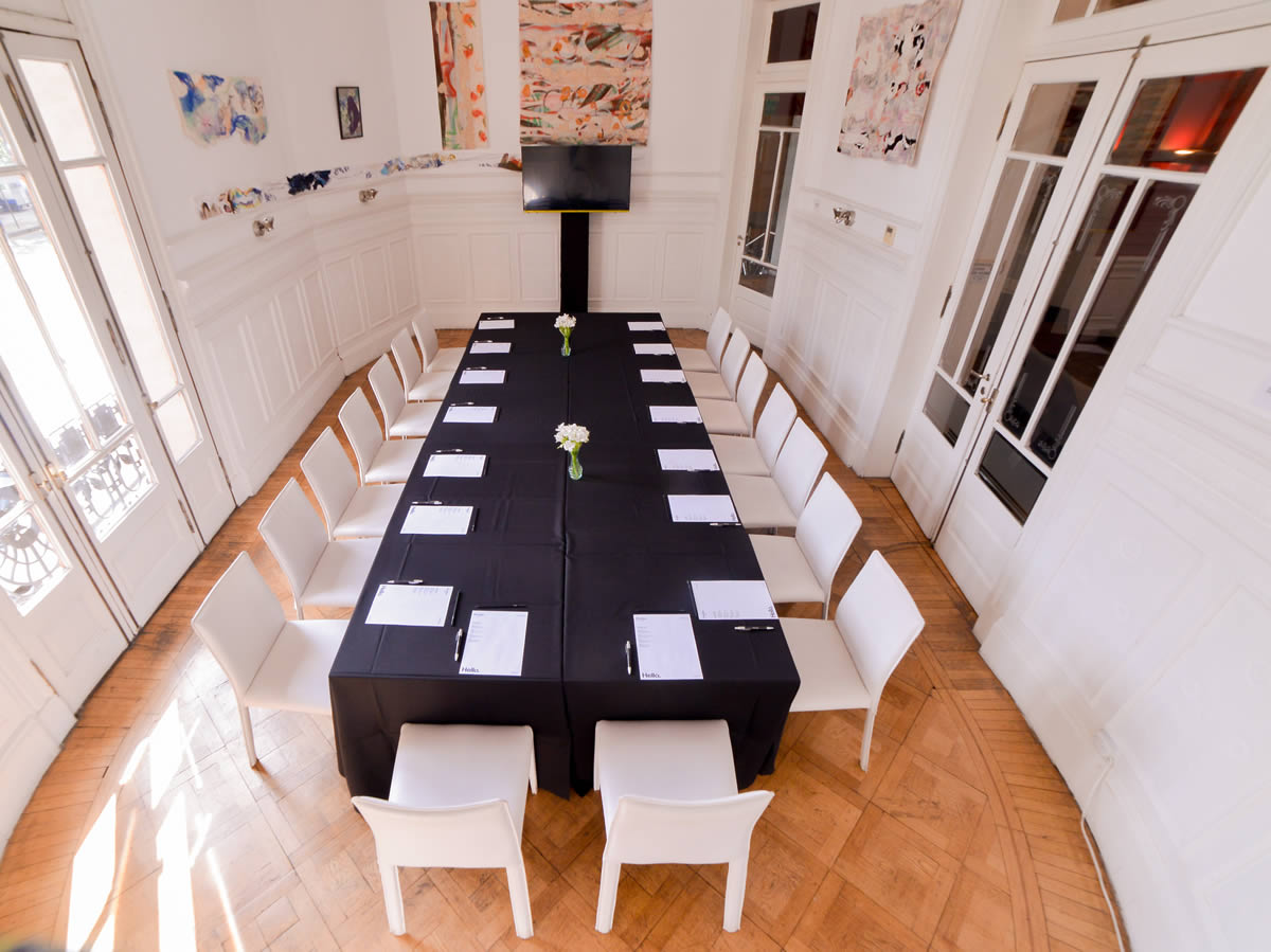 Salón de conferencias Design Suites Salta